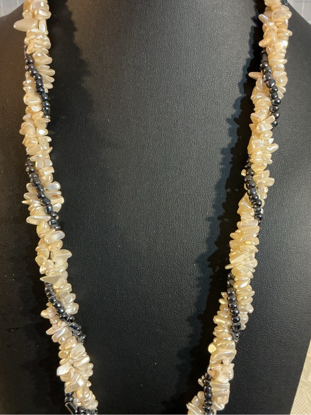 Freshwater Pearl & Black Glass Vintage Art Deco Gold Tone Pendant Necklace - Picture 4 of 6